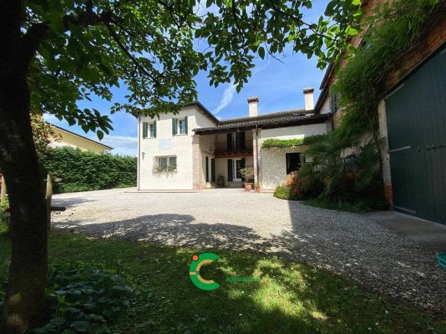 Country house or cottage in Via Cantoni di Sotto, Loria - Photo 1