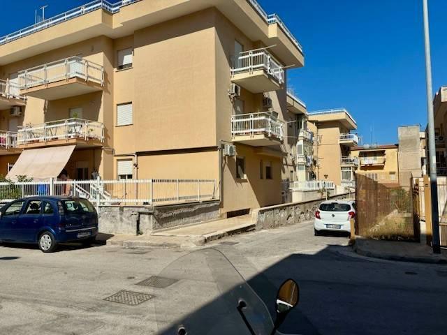 Apartament in {3}, Via Giacomo Leopardi - Photo 1