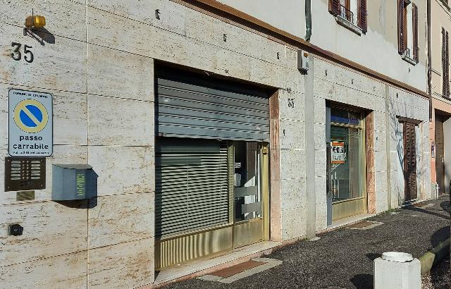 Negozio in Via Francesco Genala 33, Cremona - Foto 1