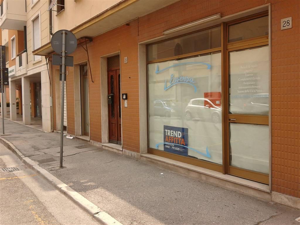 Negozio in Via IX Giugno 28, Monfalcone - Foto 1