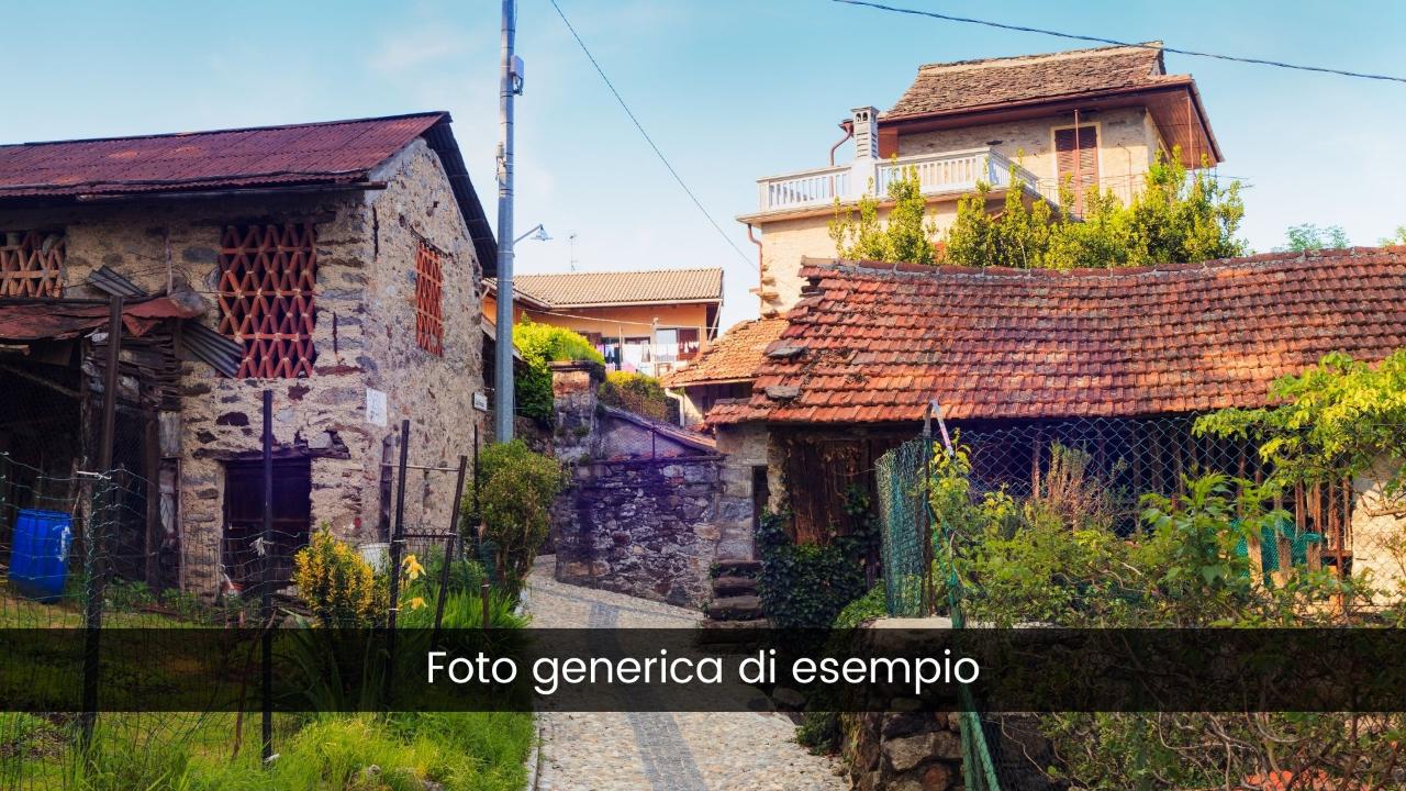casa indipendente in vendita a Prato in zona Casale