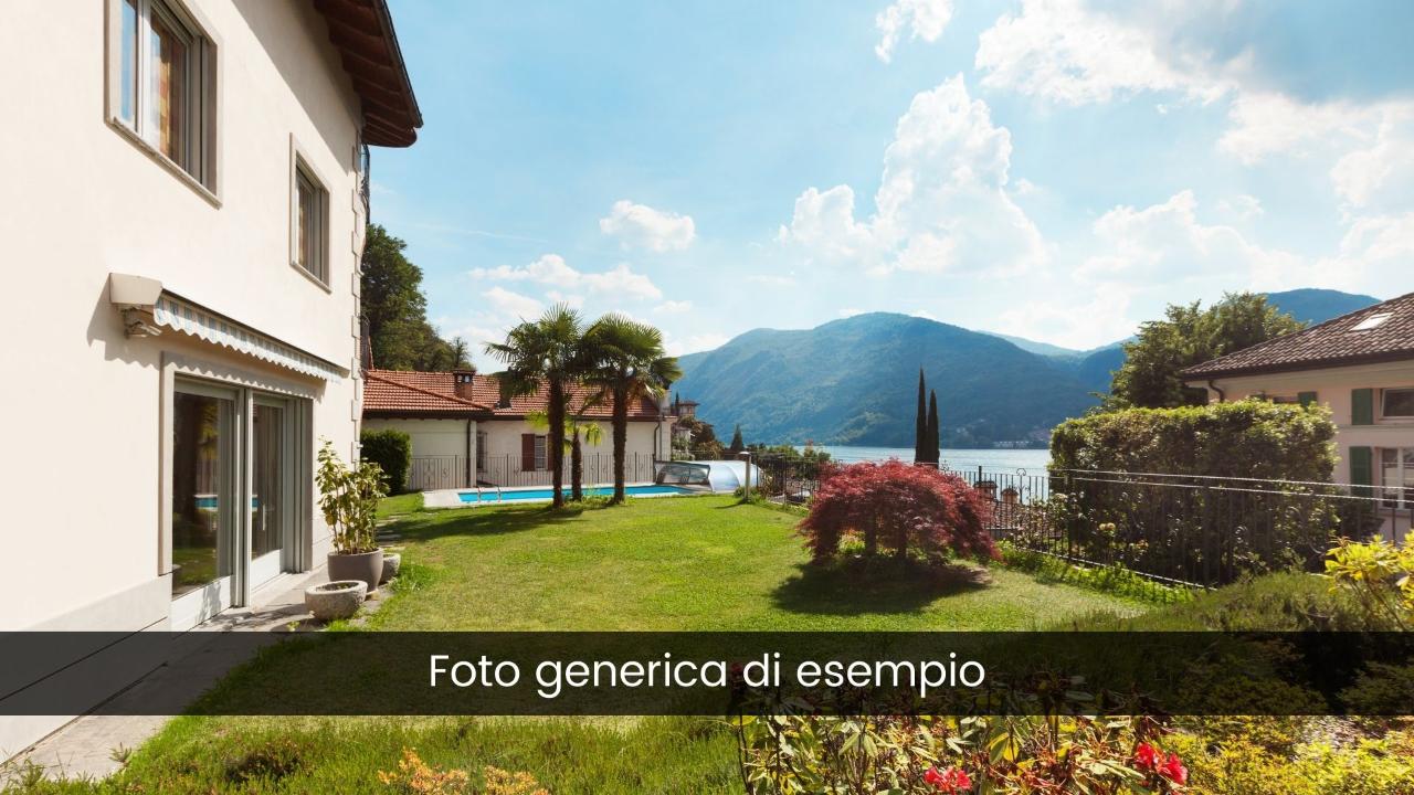 casa indipendente in vendita a Prato