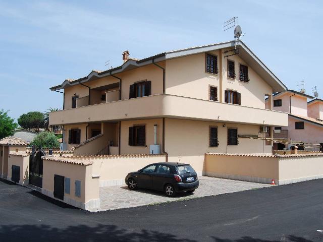 Villa a schiera in Via Passo Buole 138, Fiumicino - Foto 1