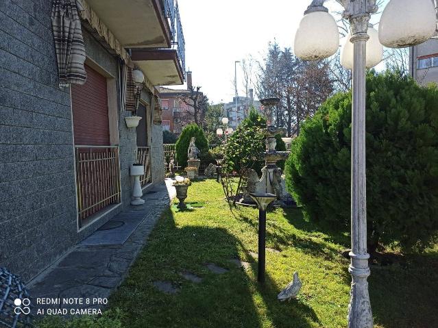 Villa in Via per Cassano Magnano, Busto Arsizio - Foto 1