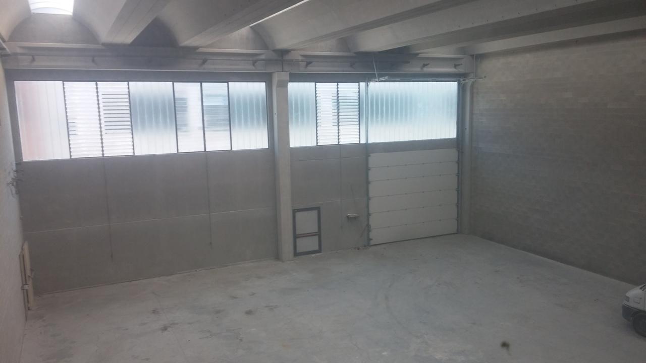 Magazzino in Via Genova, Pioltello - Foto 1