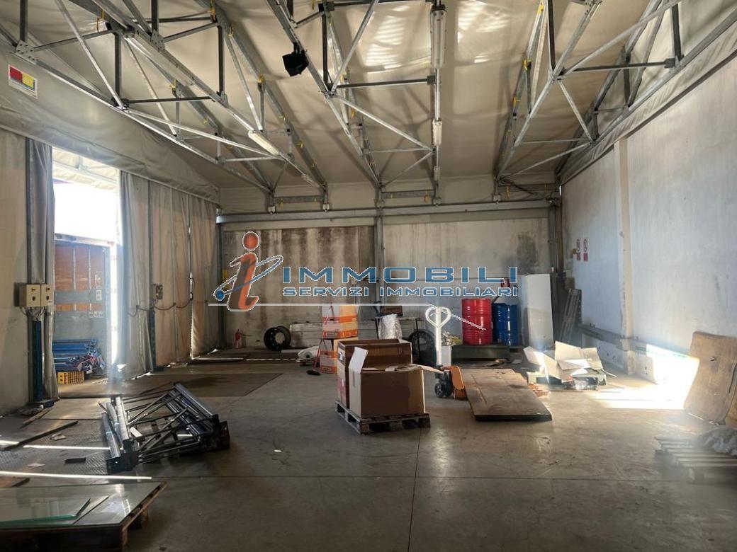 Laboratorio in Via Lario, San Giuliano Milanese, {3} - Foto 1