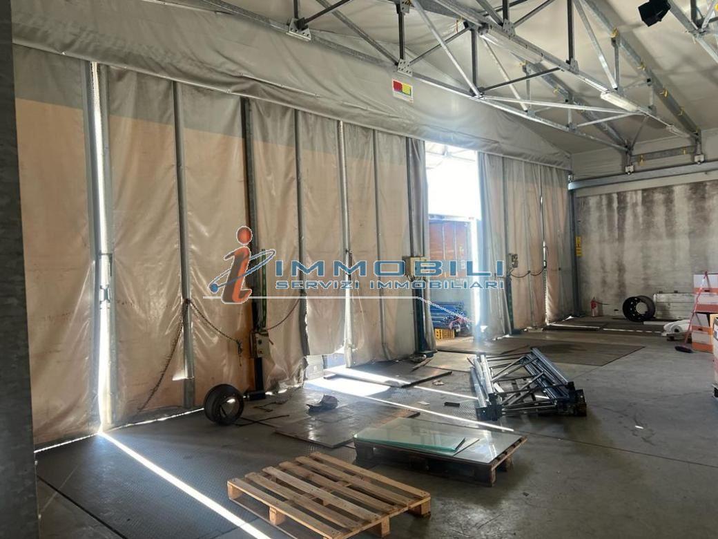 Laboratorio in Via Lario, San Giuliano Milanese, {3} - Foto 2