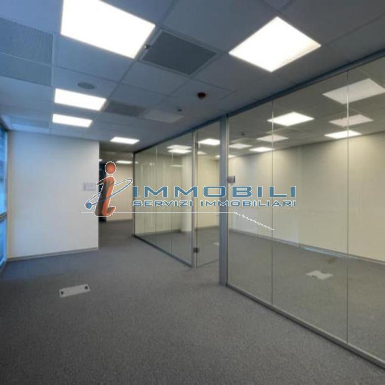 Ufficio in Via Venticinque Aprile, San Donato Milanese, {3} - Foto 2