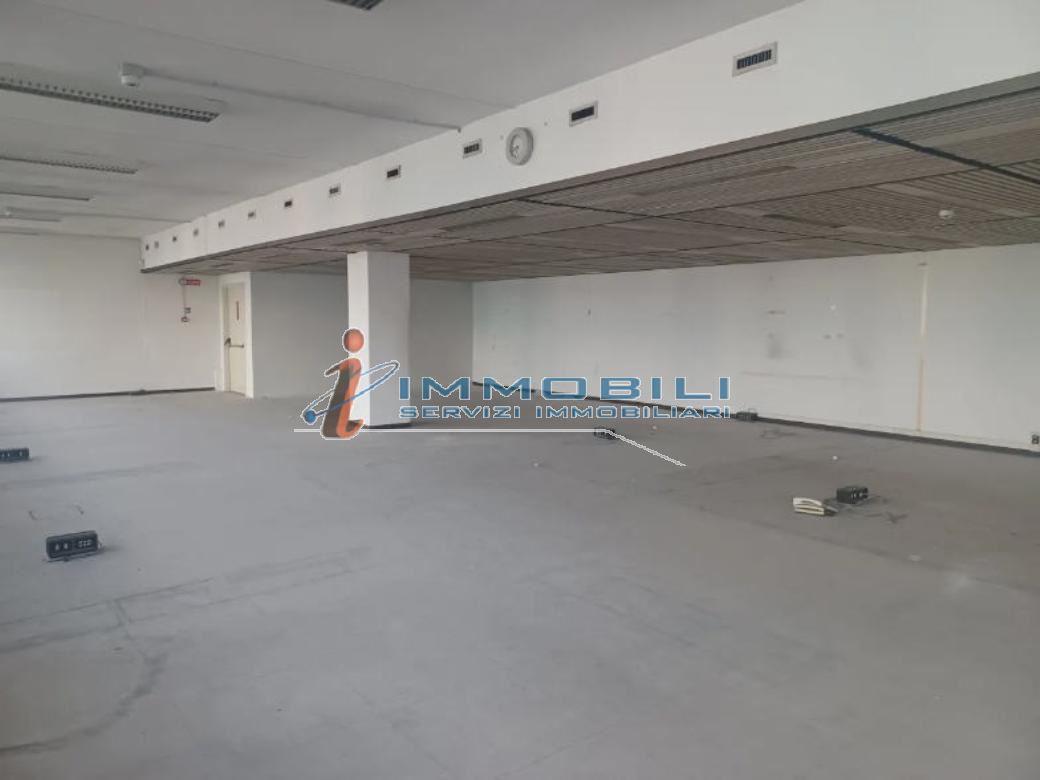 Ufficio in Via Gallarate, Milano, {3} - Foto 1