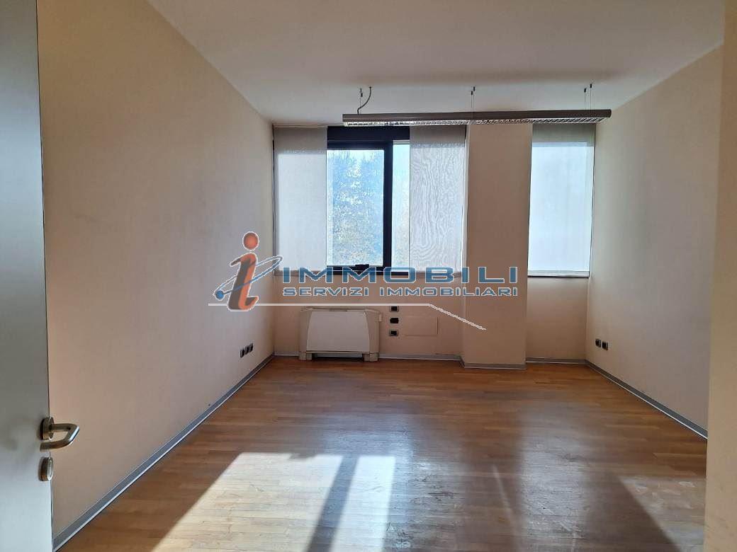 Ufficio in Via Cantore Gen., Sesto San Giovanni, {3} - Foto 1