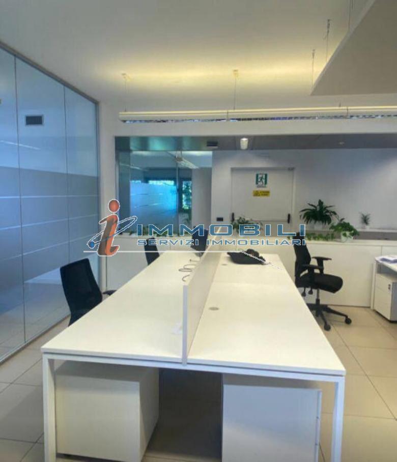 Ufficio in Via Settembrini l., Lainate, {3} - Foto 2