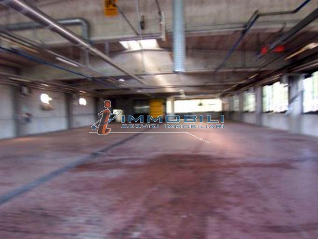 Magazzino in Via Percali, Settala - Foto 1