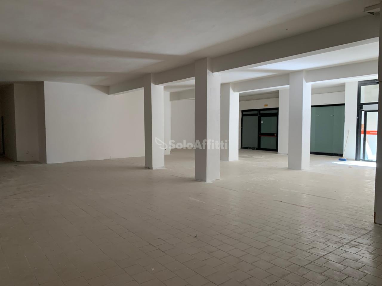 Negozio in Via della Pace 66, Chiaravalle, {3} - Foto 1