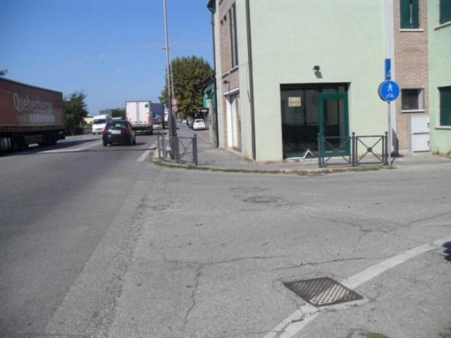 Negozio in {3}, Strada Romea - Foto 1