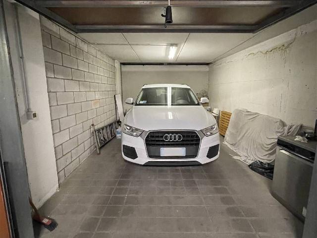 Garage or car box in {3}, - Photo 1