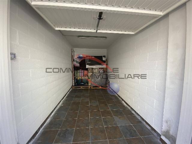 Garage or car box in {3}, - Photo 1