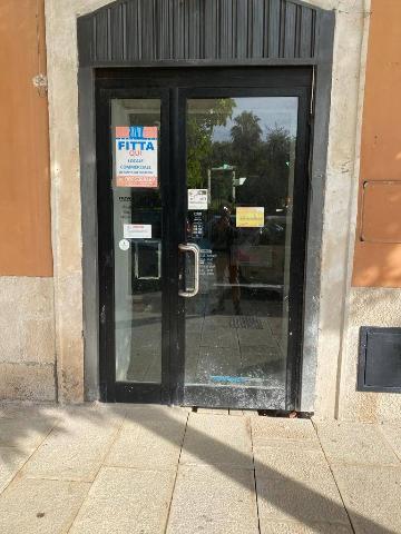 Negozio in Piazza Giuseppe Garibaldi, Modugno - Foto 1