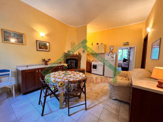 2-room flat in Via Roma 37, Capodimonte - Photo 1