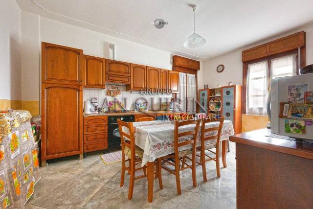 3-room flat in Piazza Martiri Partigiani 81, Sassuolo - Photo 1