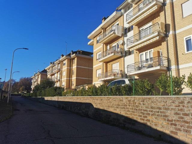 4-room flat in Via Mantes La Jolie, Bagnoregio - Photo 1