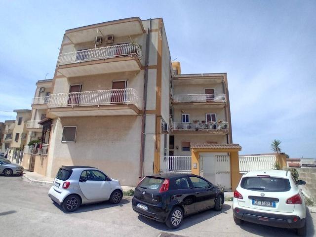 4-room flat in Via Parini, 7, San Giorgio Ionico - Photo 1