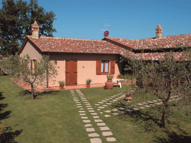 Country house or cottage, Castiglione del Lago - Photo 1