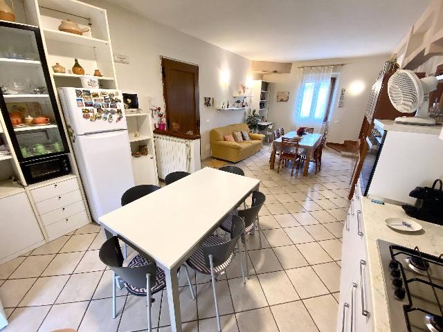 Vierzimmerwohnung in Via dello Stagi, Castelfranco Piandiscò - Foto 1