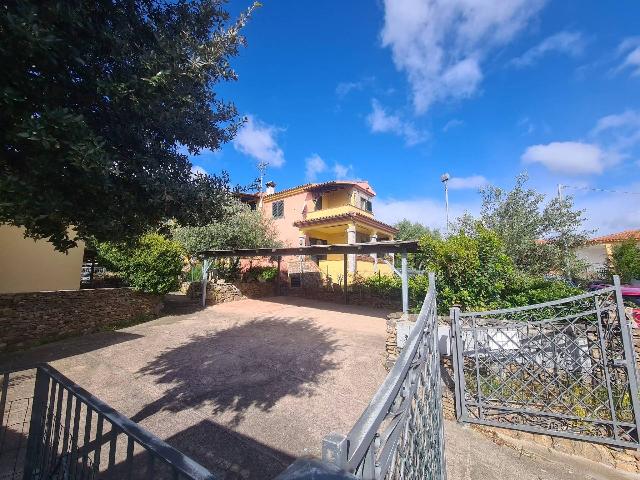 Terraced house in Via Lago Omodeo, Budoni - Photo 1