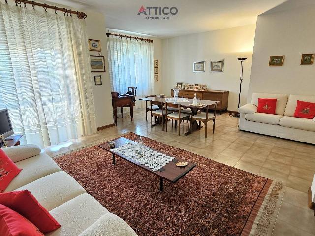 Villa in Via Antioco Casula 6, Sassari - Foto 1