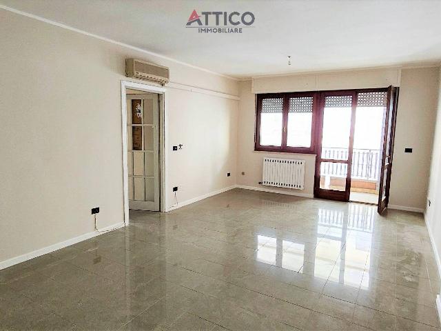 Apartament in {3}, Viale Sicilia 1 - Photo 1