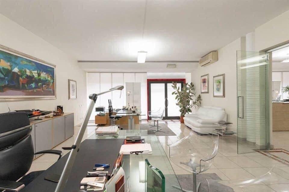 Negozio in Via Marco Polo 190, Viareggio, {3} - Foto 1