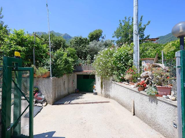 Garage or car box in Via Contrapone, Cava de' Tirreni - Photo 1