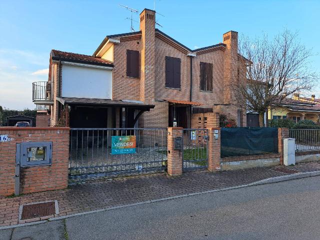 Villa in Via André-Marie Ampère 16/3, Finale Emilia - Foto 1