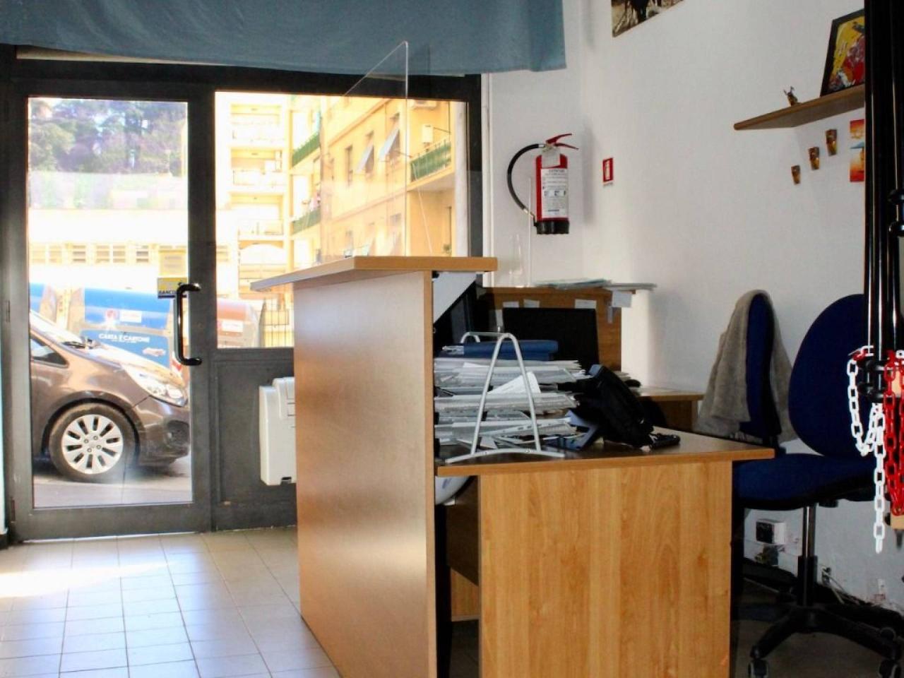 Negozio in Via Aldo Manuzio 114r, Genova, {3} - Foto 1