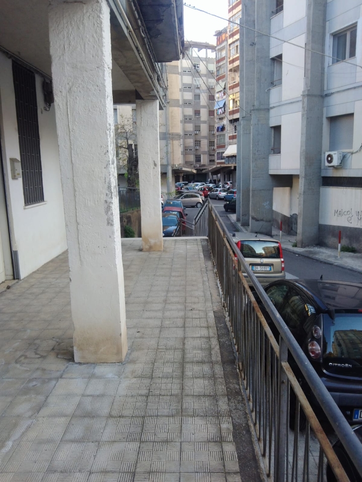 Laboratorio in Via Sardegna 76, Catania, {3} - Foto 2