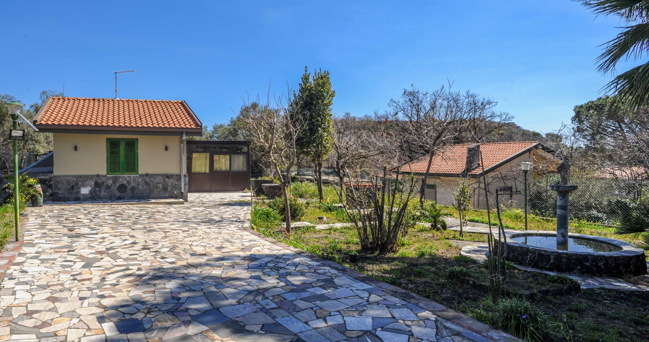 Villa unifamiliare in vendita a Pedara
