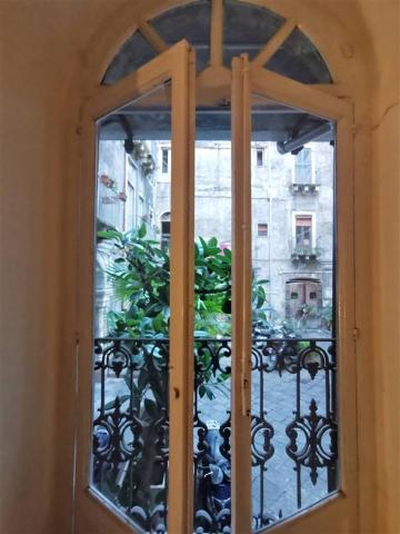 Apartament in Via Sangiuliano, Catania - Photo 1