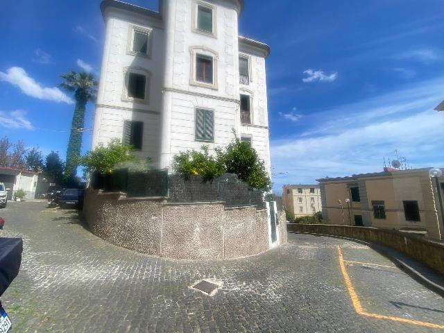 2-room flat in Viale Villa Santa Maria, Napoli - Photo 1