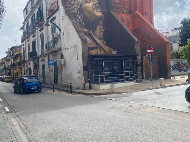 Negozio in Via Vittorio Emanuele III, Casalnuovo di Napoli - Foto 1