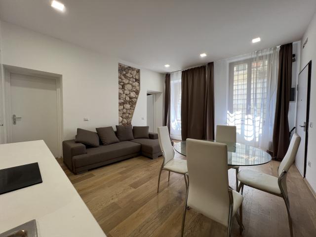 2-room flat in Stradone Porta Palio, Verona - Photo 1