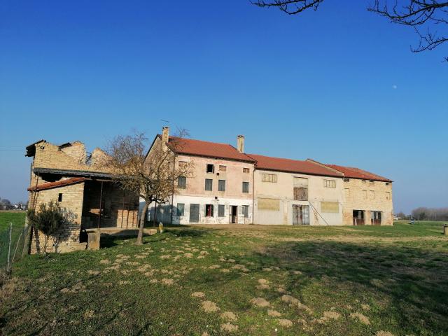 Country house or cottage in Via Comunanze, Arzergrande - Photo 1