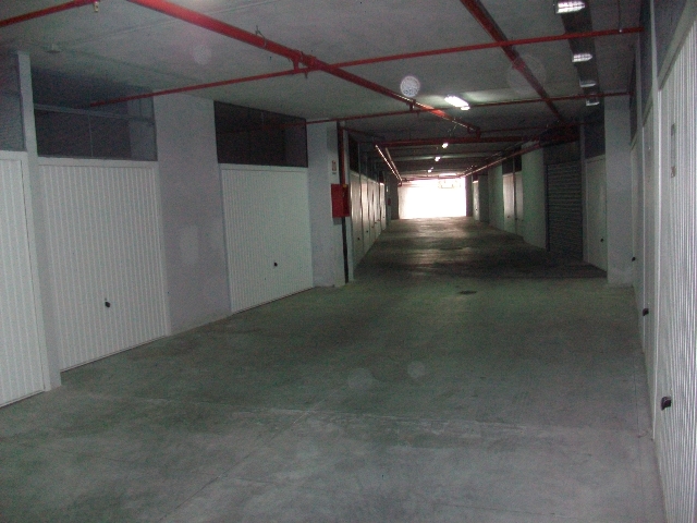 Garage or car box in {3}, Via Generale Pasquale Tenga - Photo 1