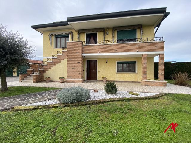 Detached house in Via Leopardi, Correzzola - Photo 1