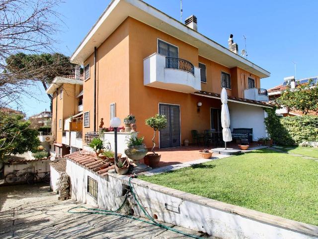 Villa in Via Antonio Canova, Ladispoli - Foto 1