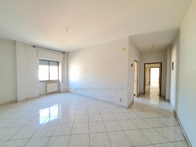 3-room flat in Via Vescovo Michele Natale, Caserta - Photo 1