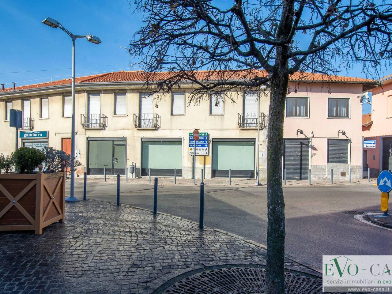 Negozio in Piazza d'Armi 23, Magnago, {3} - Foto 1