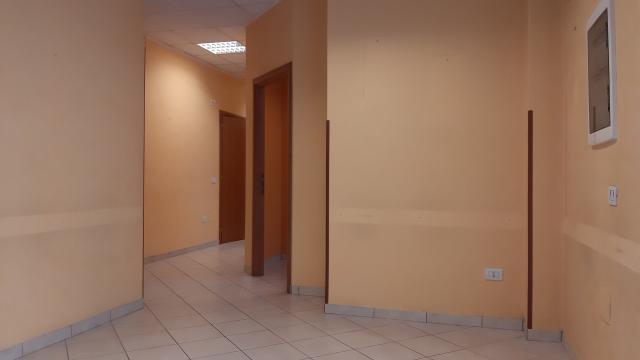 Büro, Isola del Liri - Foto 1