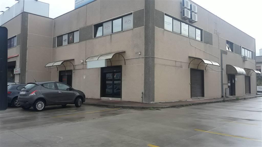 Negozio in Via R. Wenner, Salerno - Foto 1