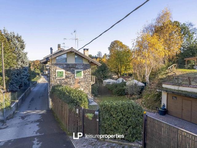 Terraced house in Via per Ranco 81 Angera, Angera - Photo 1