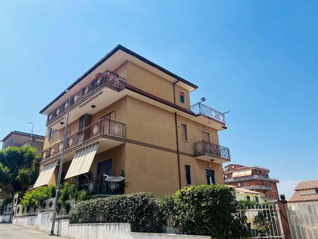 Penthouse in {3}, Via Lucoli 19 - Foto 1